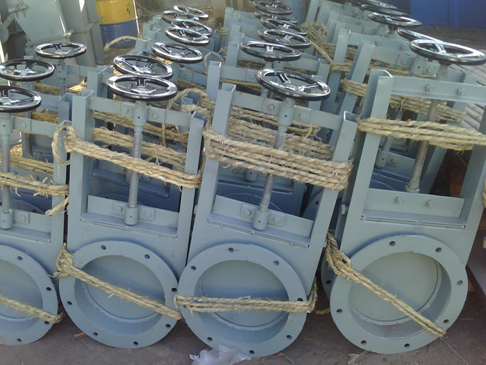 手動(dòng)插板閥